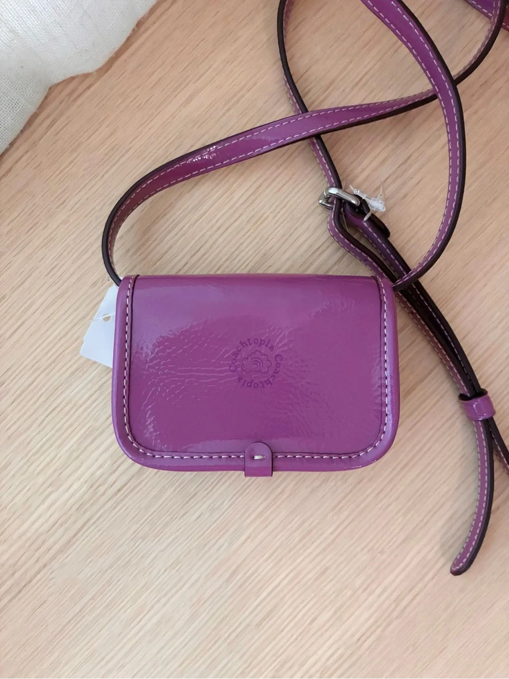 NWT🍇Coach Coachtopia Wavy Wallet In Crinkle Patent Leather CQ060 Lilc Berry